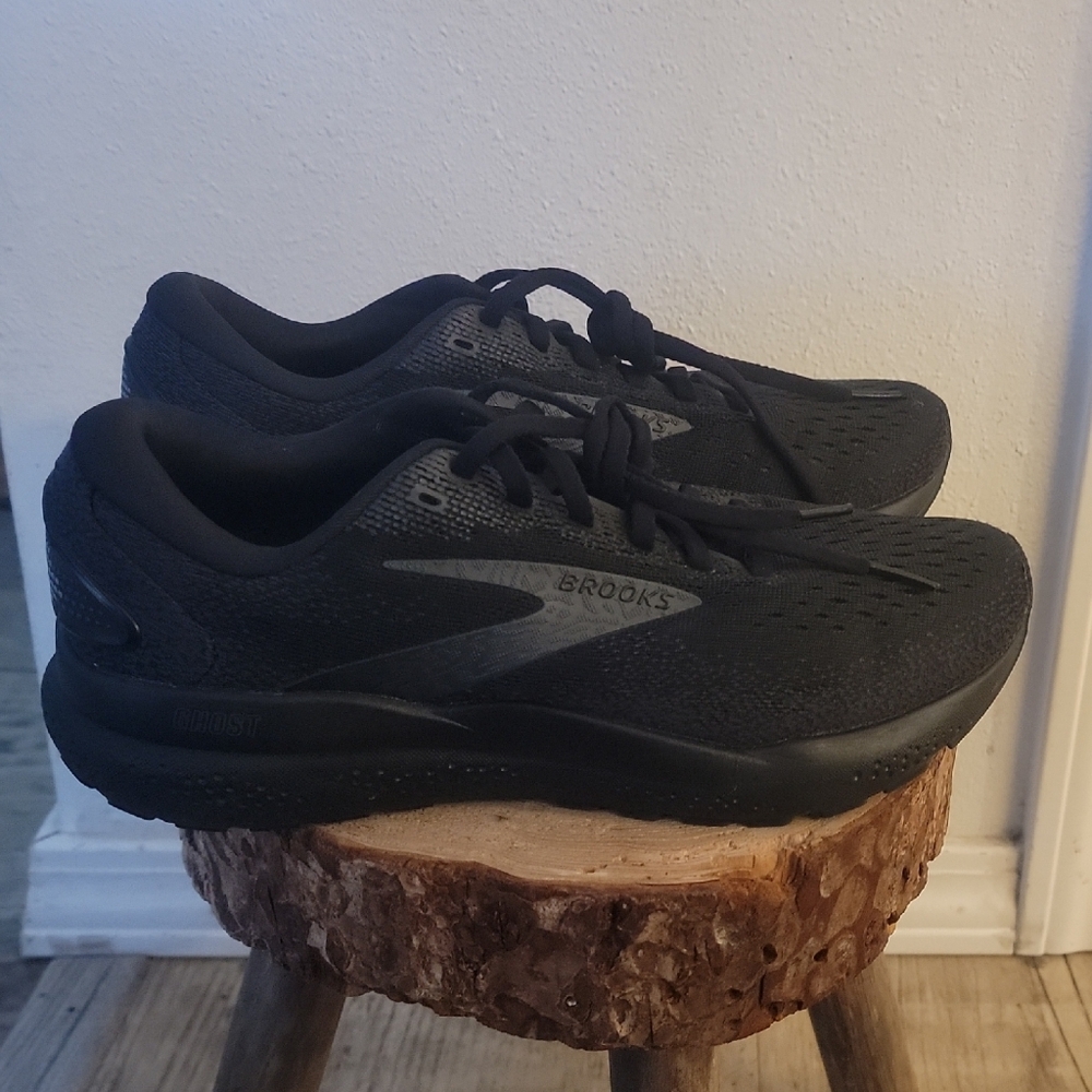 Brooks Women's Black Running Shoes